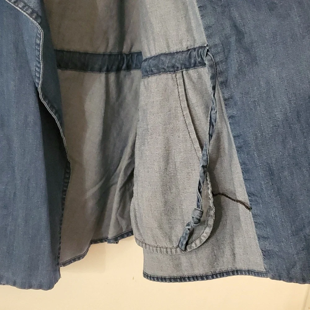 Urban Outfitters Silence + Noise Kirra Swing Chambray Jacket Size Small